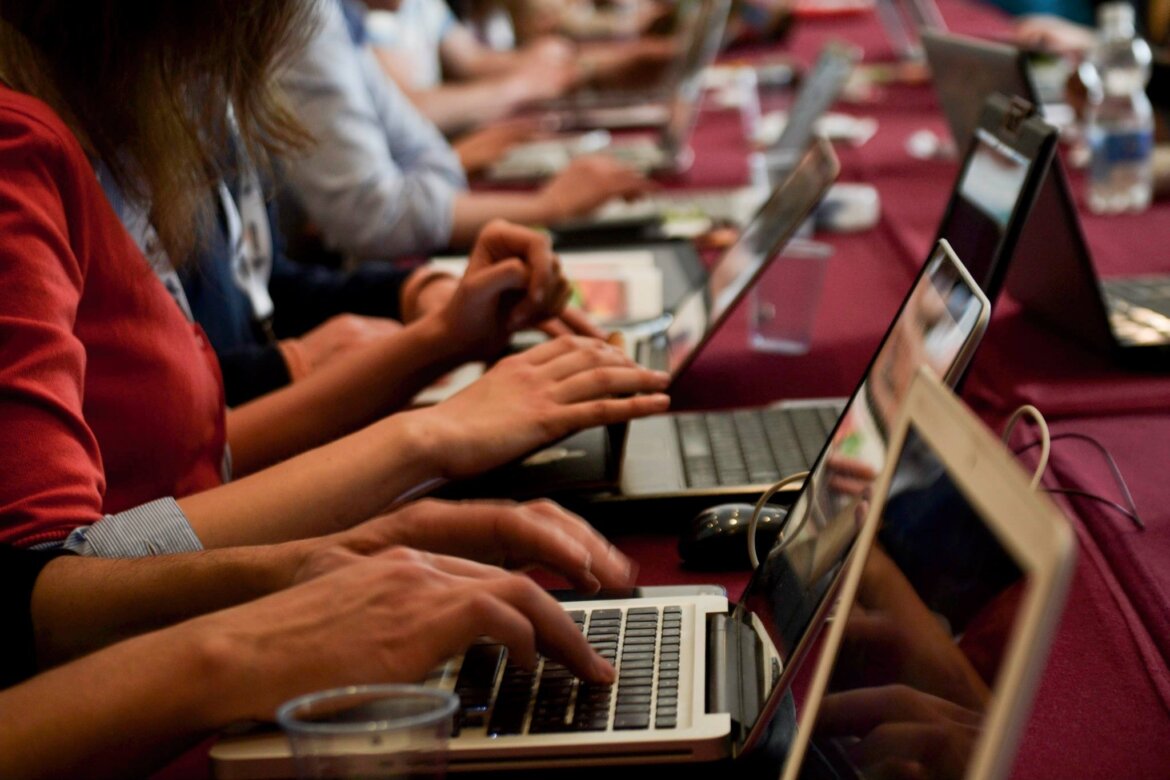 265e0609128468f4a79fa06a3a809954 Giornalisti e Blogger: solo 3 su dieci percepiscono stipendio fisso