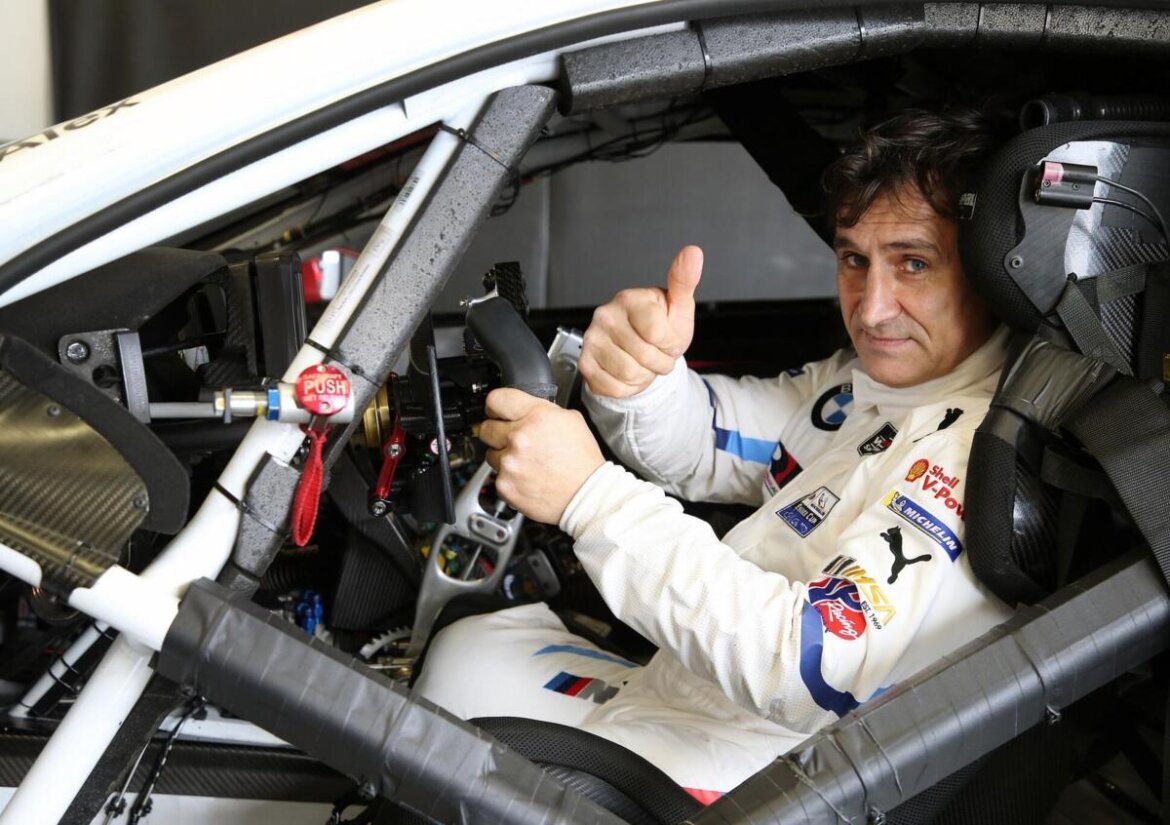 Alex Zanardi: regalo di Natale dal campione. Vede, sente e fa ok con il pollice
