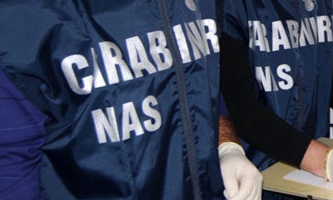 Giubotto con scritta Carabinier Nas