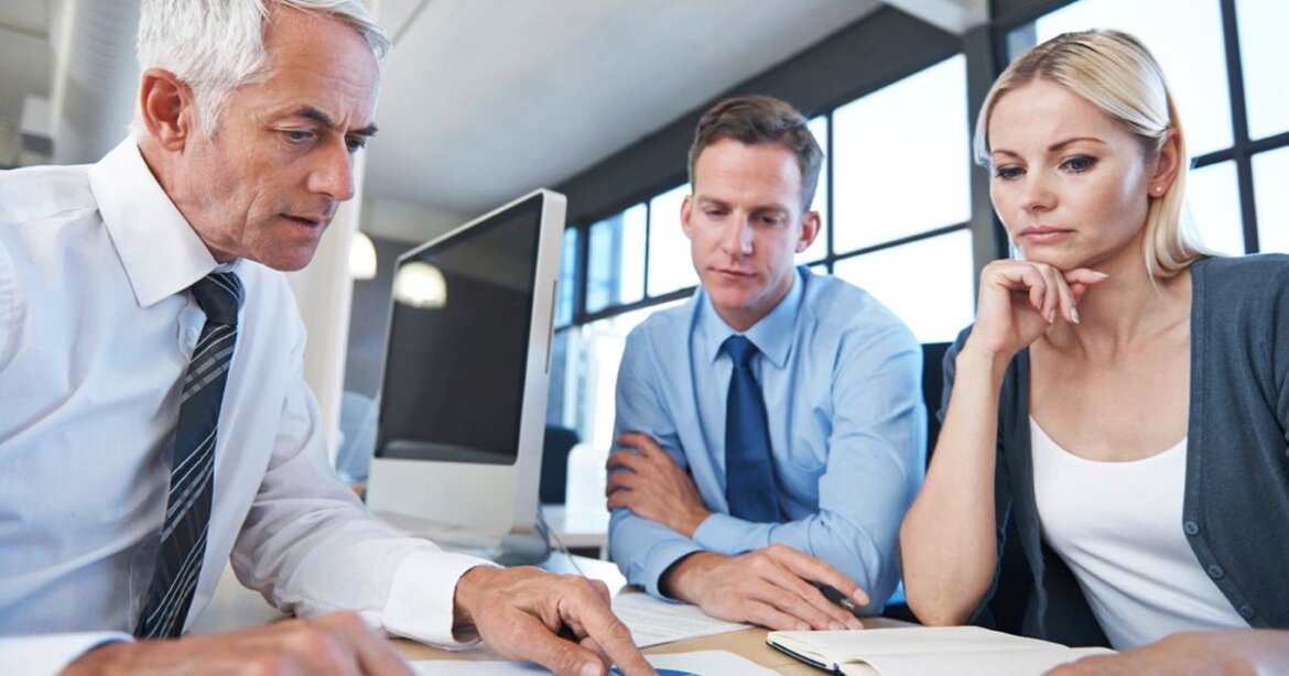Consulenti del lavoro Persone a lavoro in ufficio