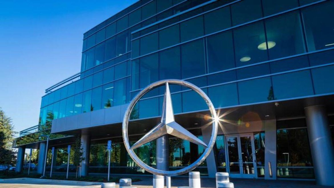 Daimler, conti in rosso: perdita da 1,2 miliardi