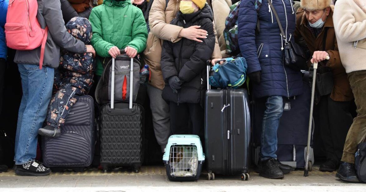 Guerra Russia Ucraina – corridoi umanitari Ucraina, Kiev denuncia bombe russe sui corridoi umanitari: “300mila civili bloccati a Mariupol”