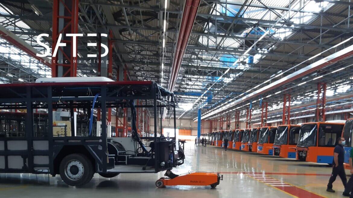 Autobus in una rimessa