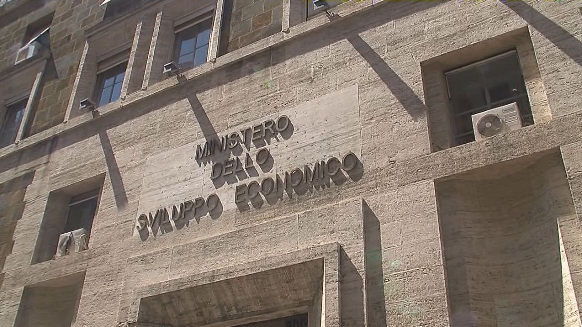 MiSE, tavolo su Transizione 4.0: estendere del 40% la platea delle imprese