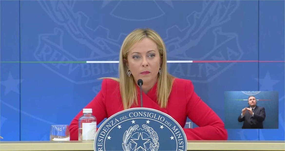 Manovra Giorgia Meloni Benzina alle stelle, Meloni rivendica la scelta sul taglio delle accise