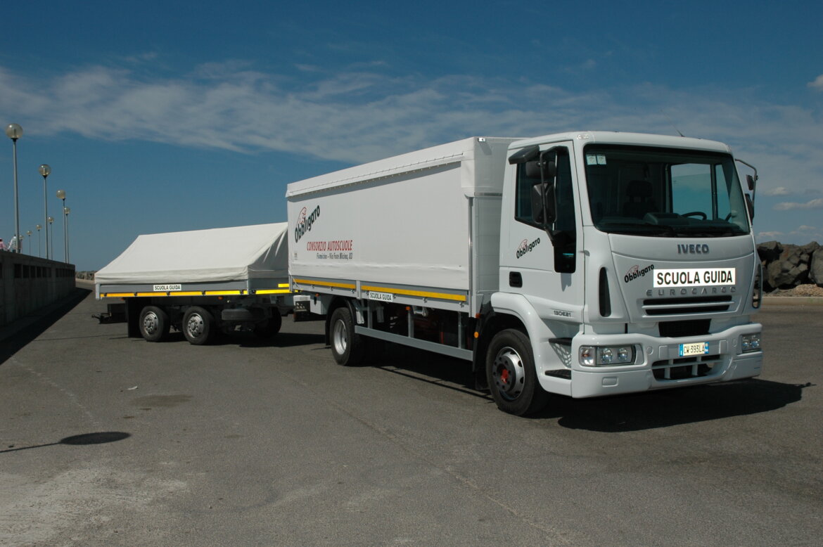 Autotreno della scuola guida