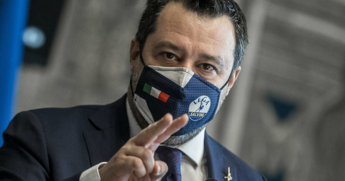 Salvini Matteo Salvini con la mascherina