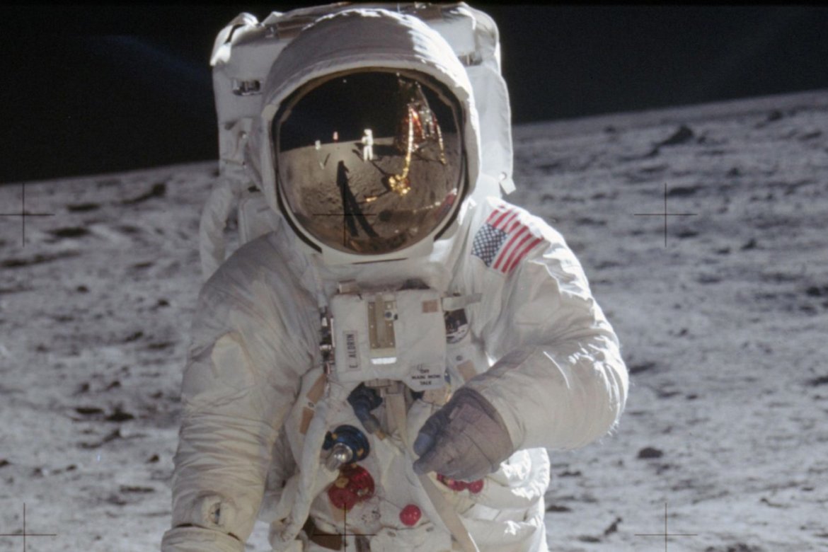 Sbarco sulla luna L’Italia che mandò il primo uomo sulla Luna con la P101 dell’Olivetti