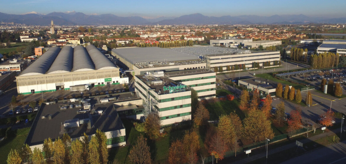 Schneider-Stezzano-Apertura Schneider Electric Italia lancia tre impegni di sostenibilità per il nostro paese