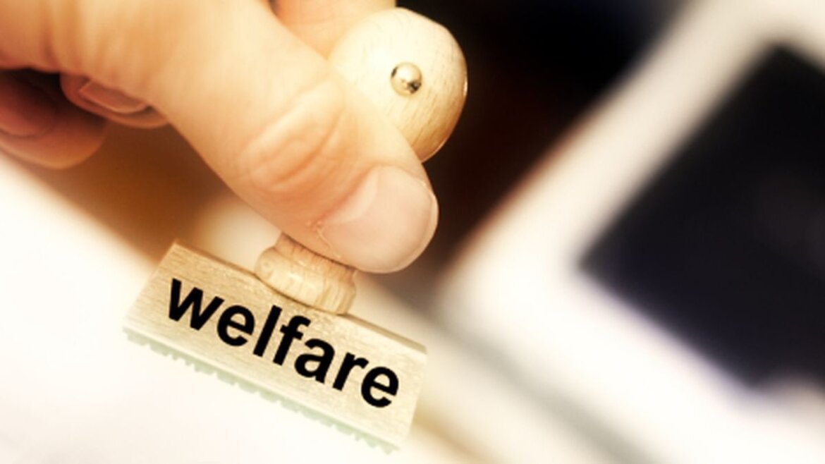 Timbro con scritta "Welfare"