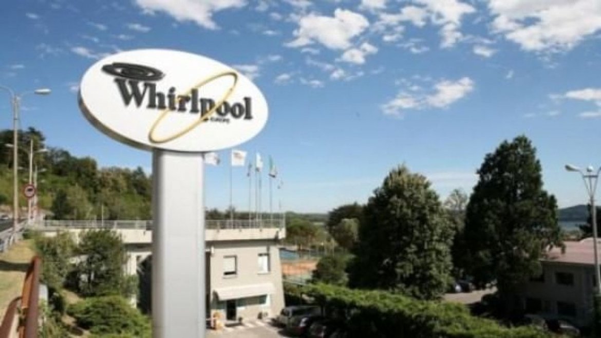 Whirlpool Whirlpool, importanti aggiornamenti relativi allo stabilimento di Napoli. L’azienda convoca le sigle sindacali
