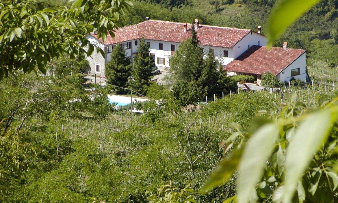 Agriturismo in campagna in una foto