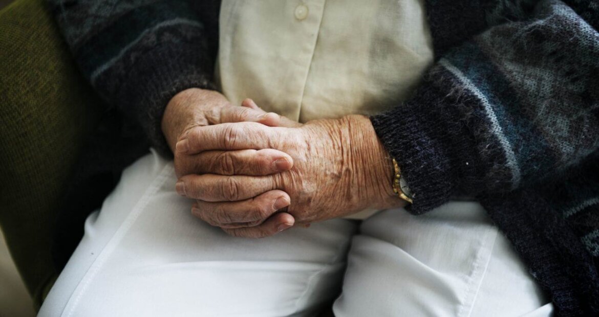 anziani3 Eurostat: gli italiani sono i più vecchi d’Europa. Ecco perchè questo incide sulla mortalità da Covid-19