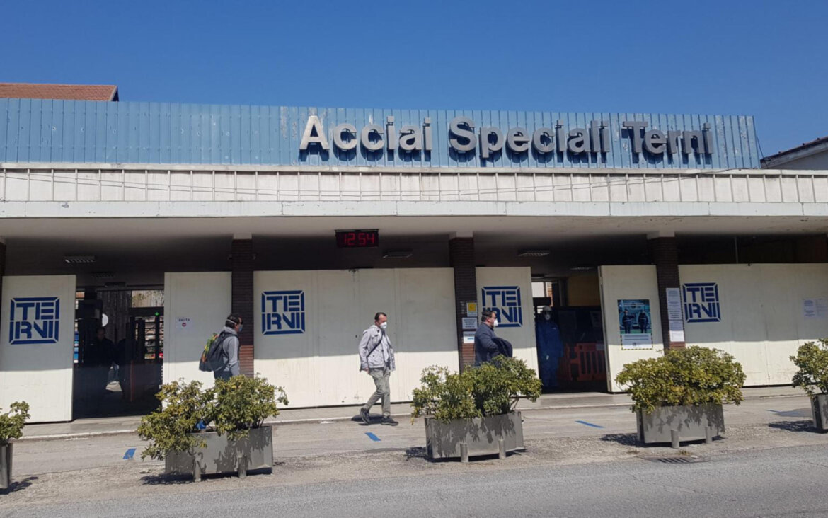 Stabilimento di Acciai Speciali Terni in una foto Stabilimento di Acciai Speciali Terni in una foto