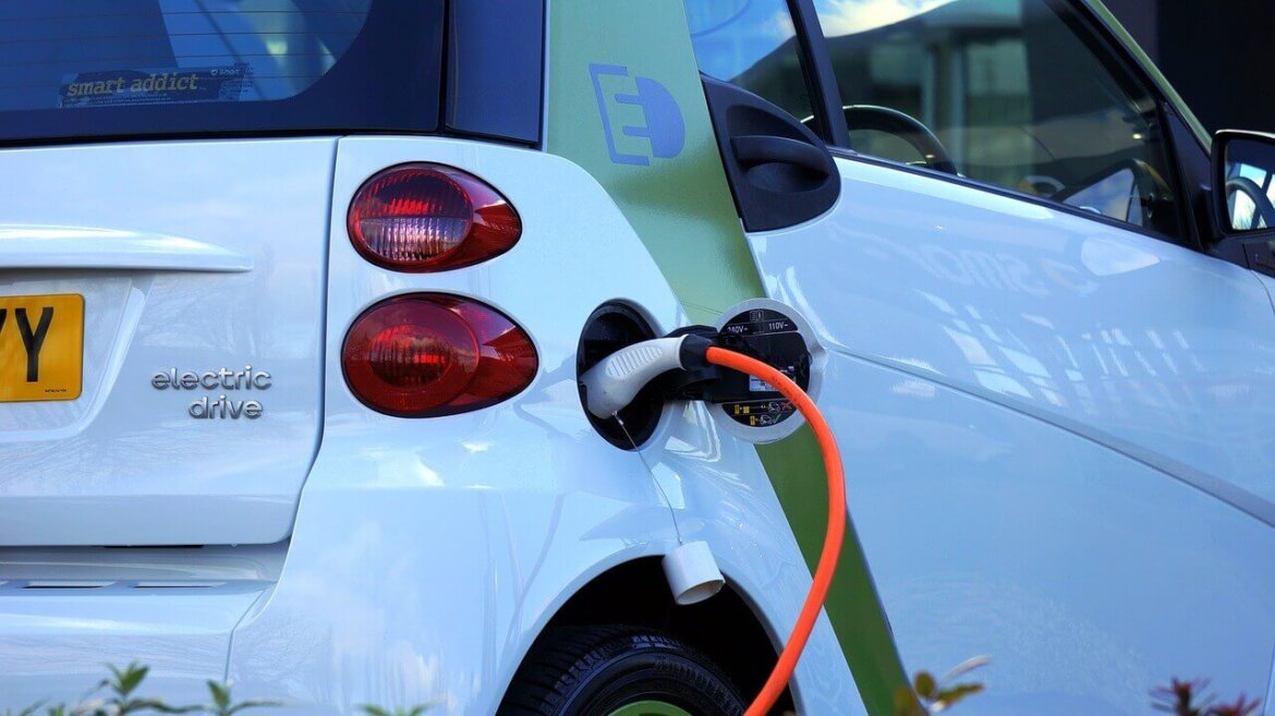auto4 Auto elettriche: entro il 2030 vendite in aumento rispetto ai modelli tradizionali