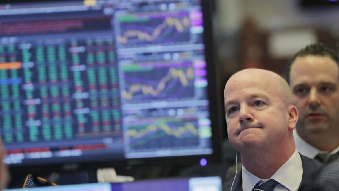 Economista al lavoro su andamento Borse europee