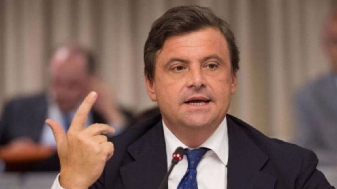 Carlo Calenda, leader di Azione in primo piano Carlo Calenda, leader di Azione in un dibattito pubblico
