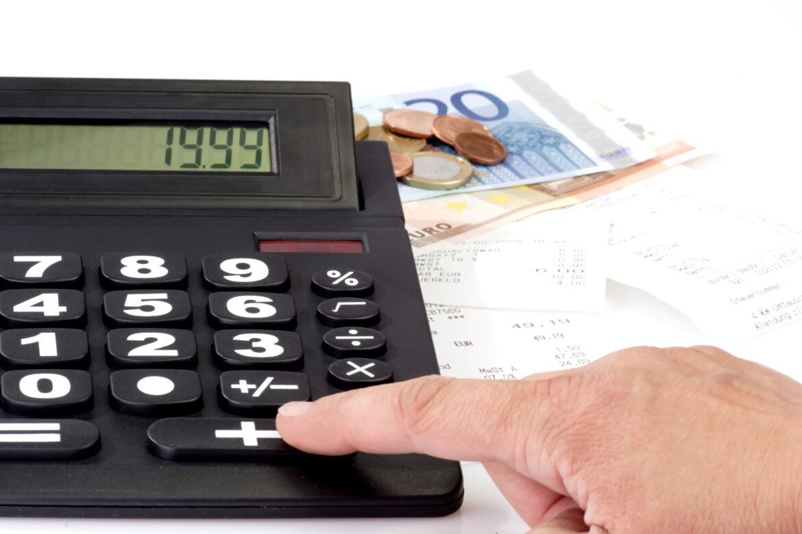 CoLAP chiede che vengano eliminati i vincoli del 33% di riduzione del fatturato e/o del reddito per il posticipo Iva e per le indennità