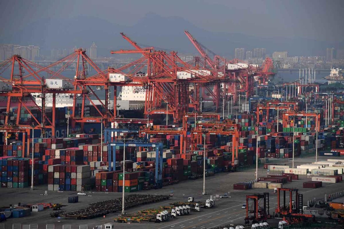 export Commercio estero, Istat: a febbraio lieve aumento per l’export (+0,6%)