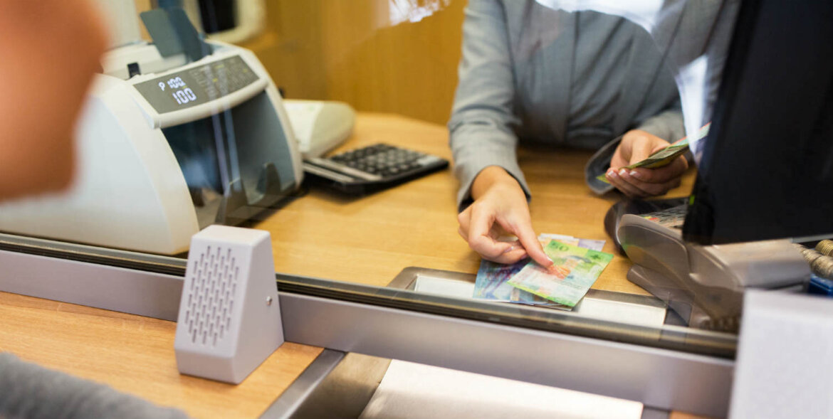 Coronavirus, Abi: “Chi può usi i servizi online”