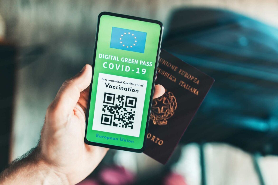 Germania: niente stipendio ai lavoratori non vaccinati in quarantena