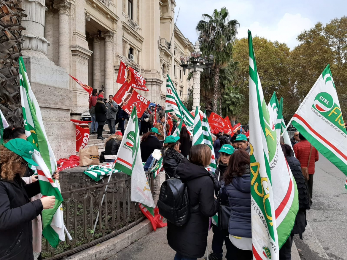 Appalti pulizia scuola, al via la mobilitazione: fino al 22 novembre presidi e in tutta Italia