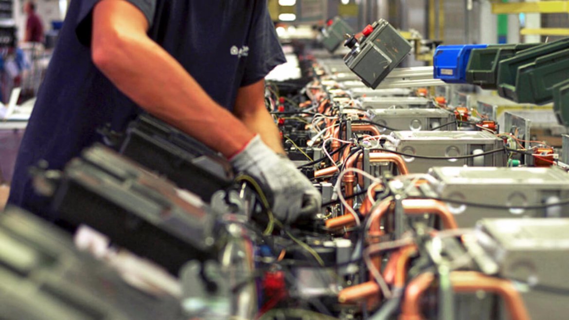 industria Produzione industriale, Istat: -0,2% su maggio e -1,2% su anno