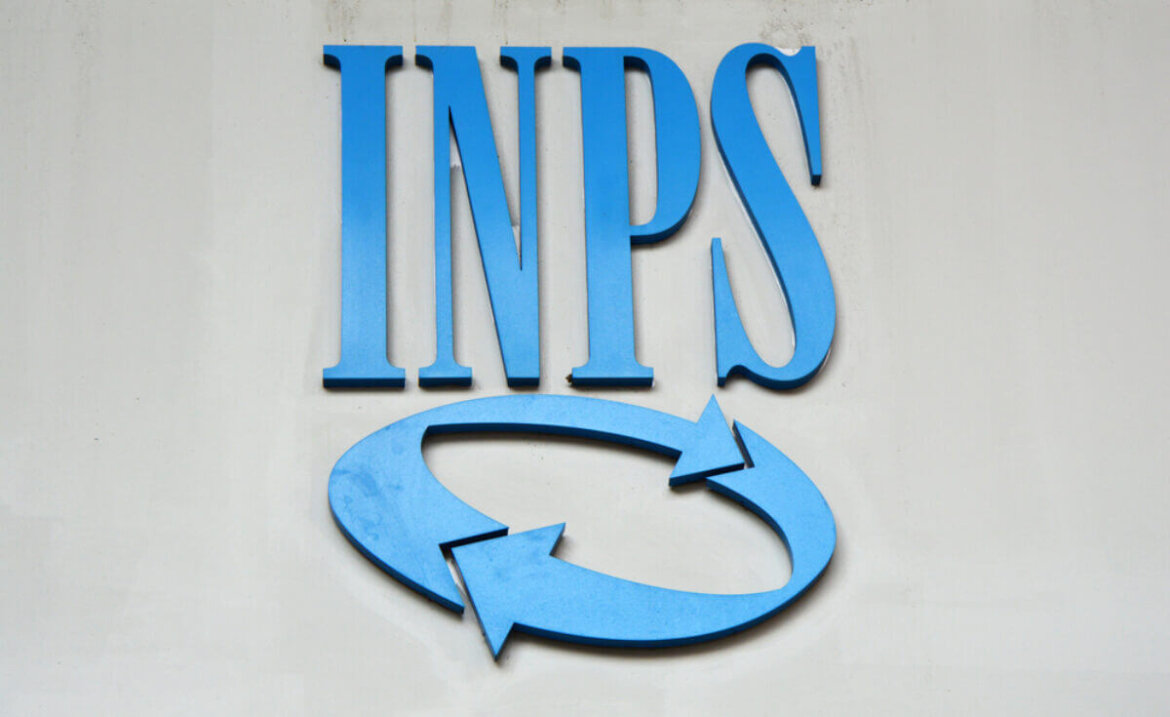 Sede Inps in una foto Sede Inps in primo piano