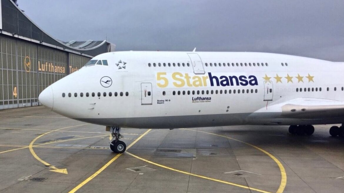 Aereo Lufthansa fermo