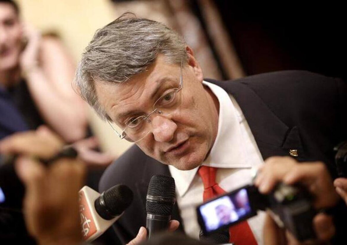maurizio-landini-cgil Lavoro, Landini: “Dall’Ue bugia totale sui licenziamenti, abolire leggi balorde sul precariato”