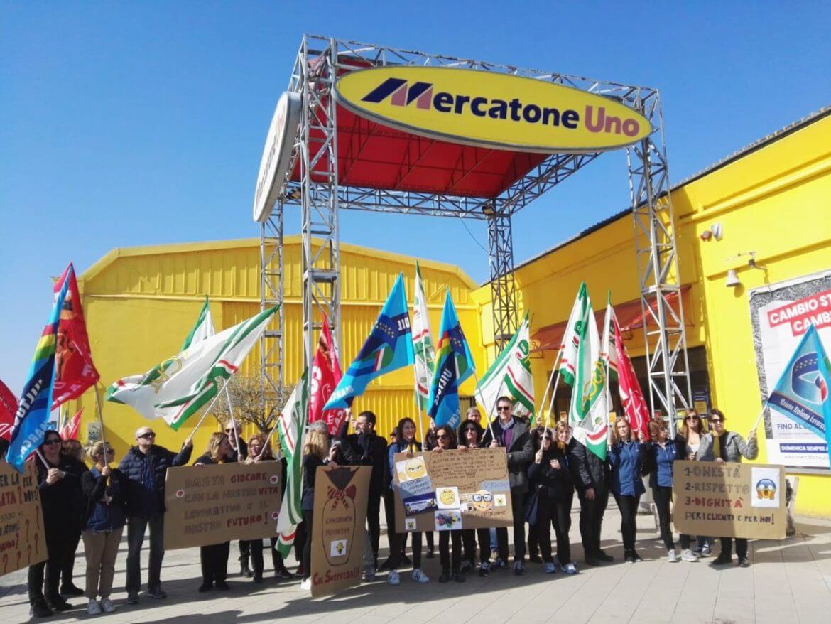 Mercatone Uno è fallita: 1.800 lavoratori a rischio. L’annuncio via Facebook