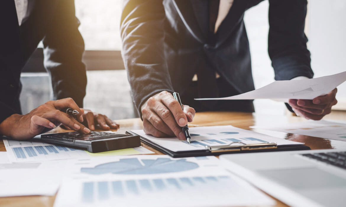 Economisti alle prese con dati