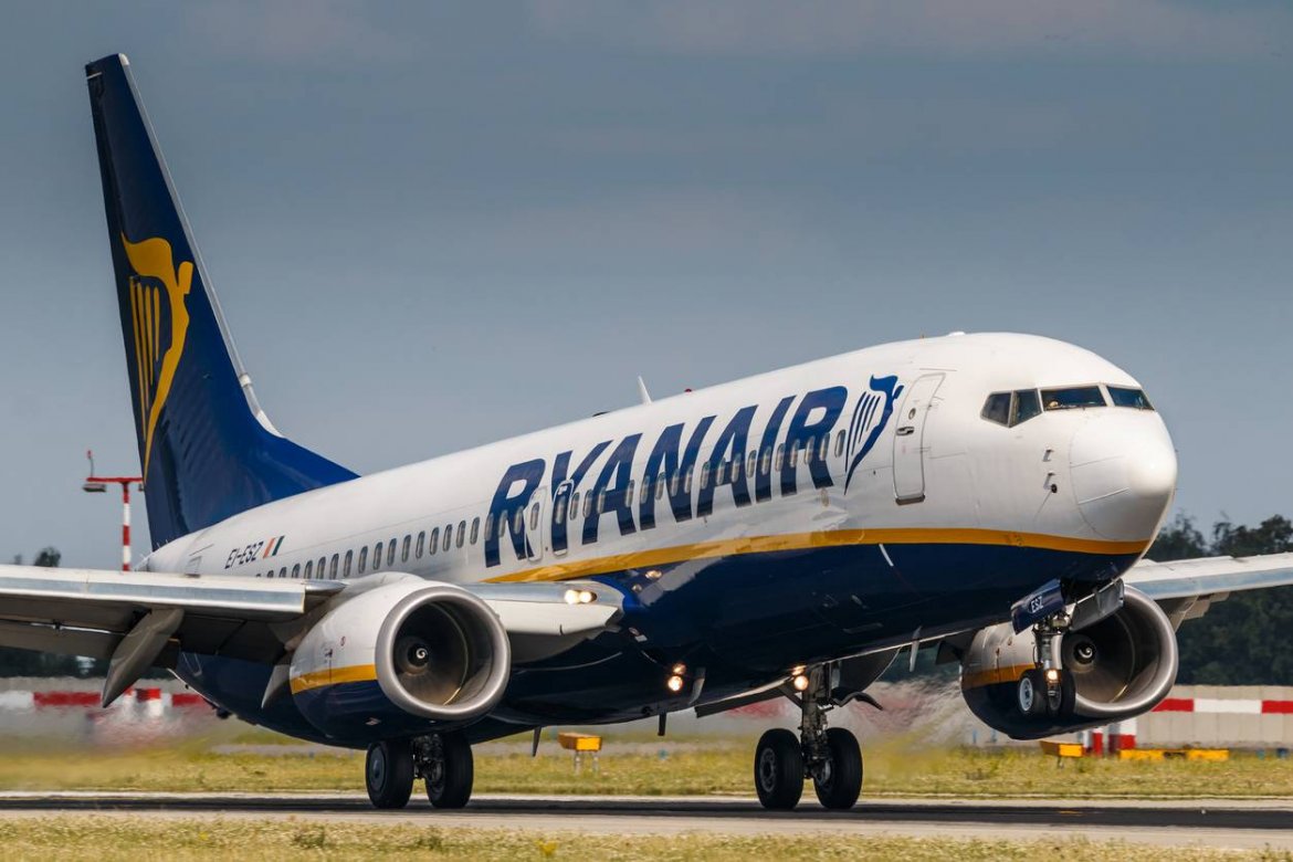 Ryanair: calano gli utili (-21%) ma salgono i ricavi (+11%)