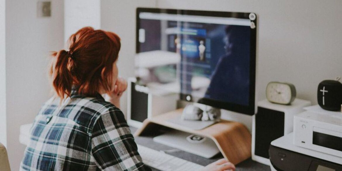 I professionisti italiani tra ritorno in ufficio, lavoro ibrido e full remote: la ricerca LinkedIn