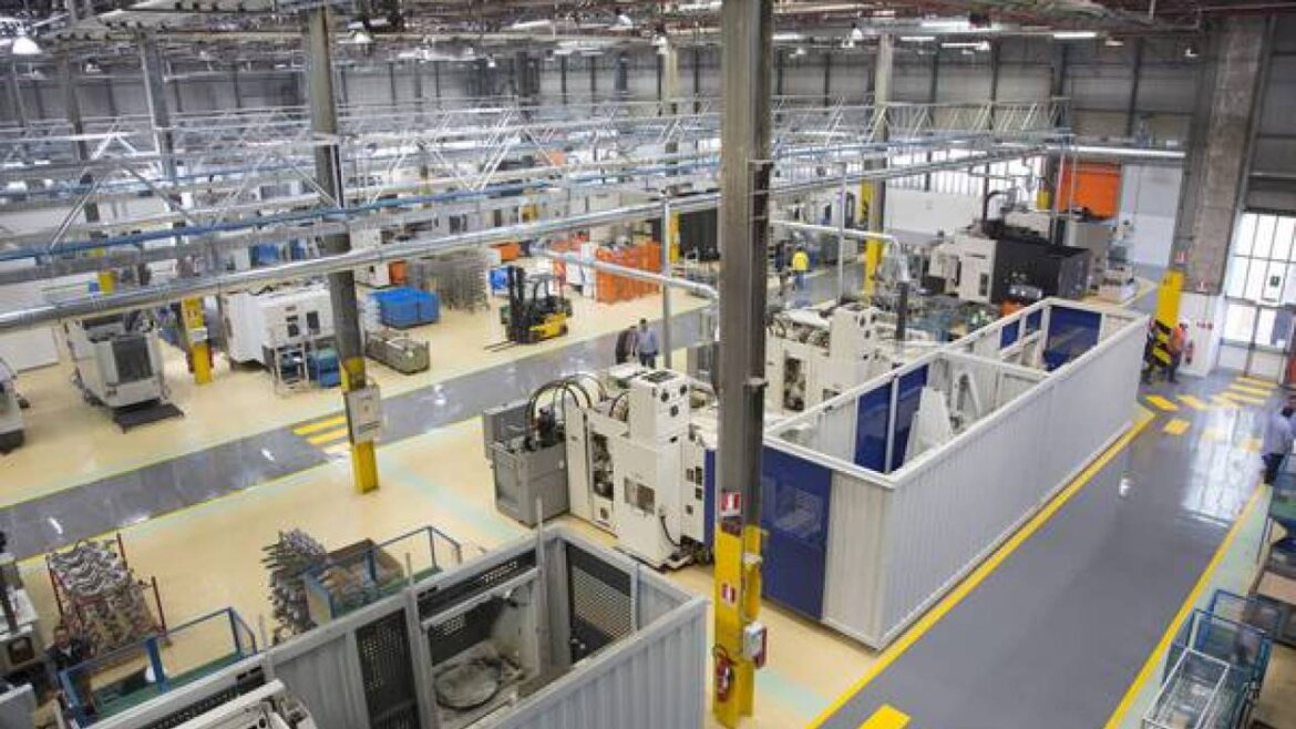 Piaggio: mascherine per tutti e misurazione temperatura corporea nelle linee guida anti contagio per la “Fase 2”