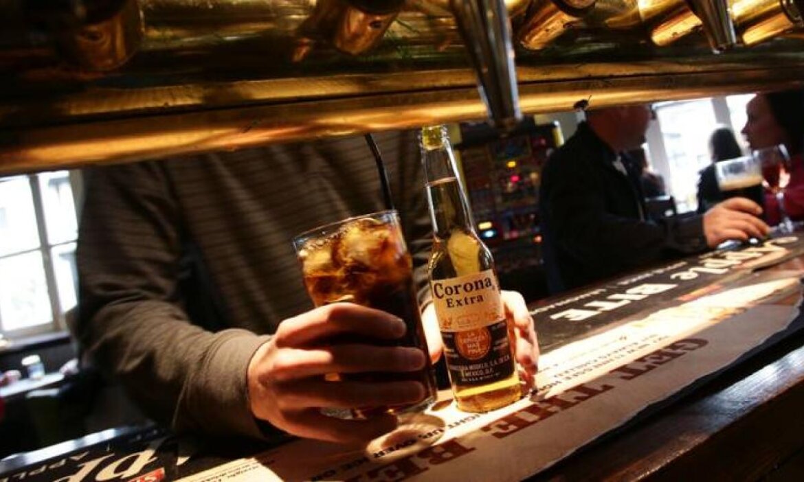 Psicosi e web: il curioso (e folle) caso della birra Corona danneggiata dal coronavirus