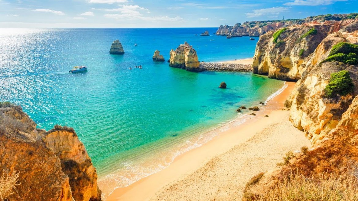 L’estate 2019 registra un calo delle visite in Italia, previsti 2 milioni di turisti in meno ma agosto riaccende le speranze