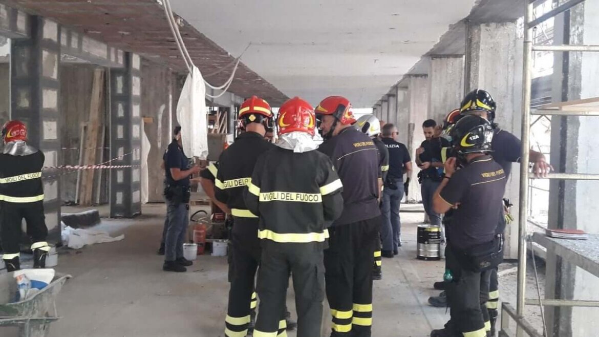 Vigili del fuoco per intervento in un cantiere