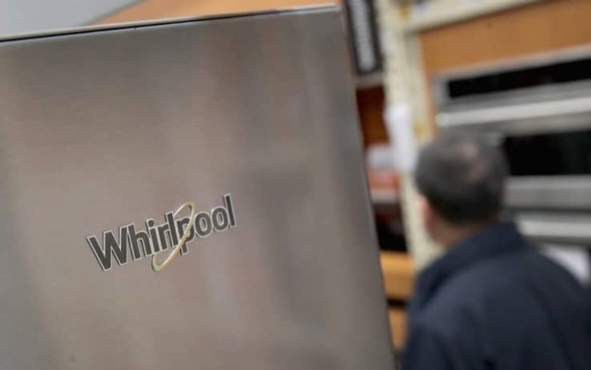 Insegna con scritto Whirlpool in una foto